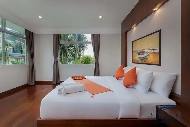4 Bedrooms Villa