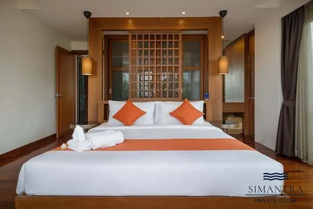 4 Bedrooms Beachfront Villa