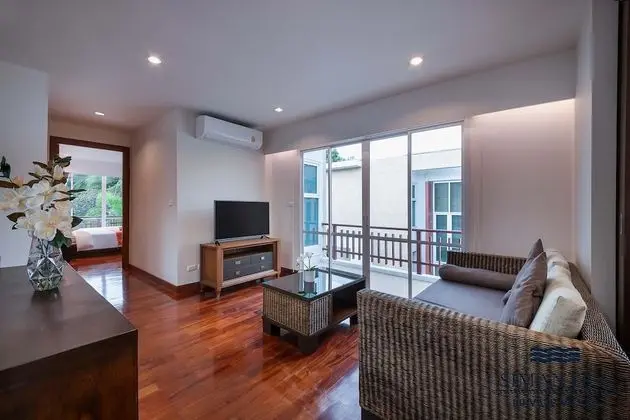 4 Bedrooms Beachfront Villa