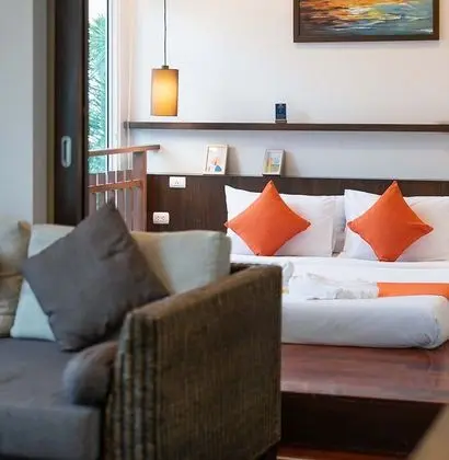 4 Bedrooms Beachfront Villa