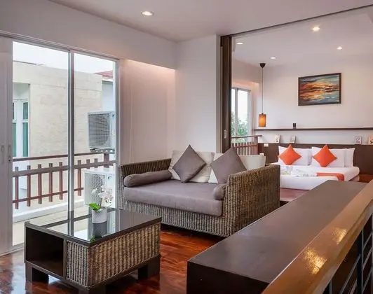 4 Bedrooms Beachfront Villa