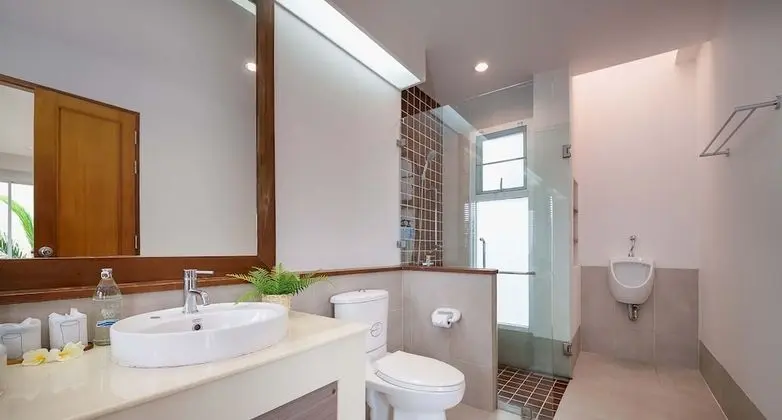 4 Bedrooms Beachfront Villa