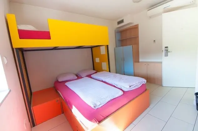 Basic Tek Büyük Yataklı Oda, Ortak Banyo
