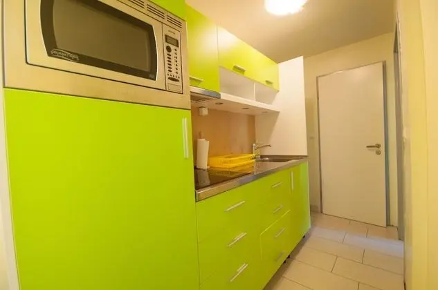 Basic Üç Kişilik Oda, Ortak Banyo
