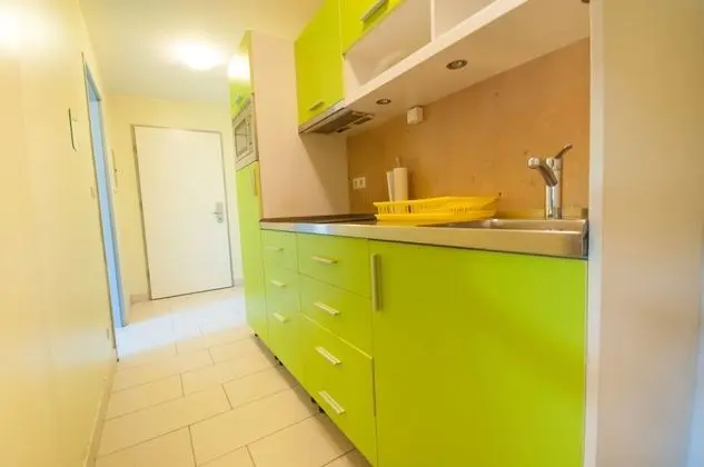 Basic Üç Kişilik Oda, Ortak Banyo