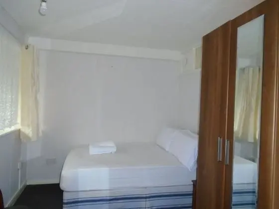 Comfort Tek Büyük Yataklı Oda