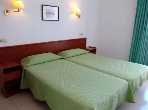 Tek Büyük veya İki Ayrı Yataklı Oda