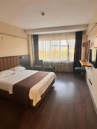 Deniz Manzarali Standard Custom Çift Kişilik Oda