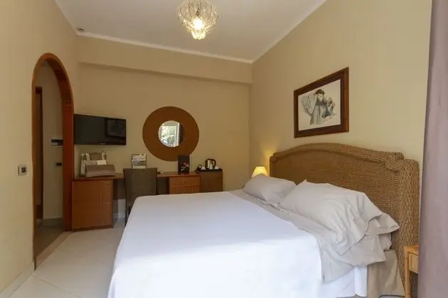 Classic Tek Büyük Yataklı Oda