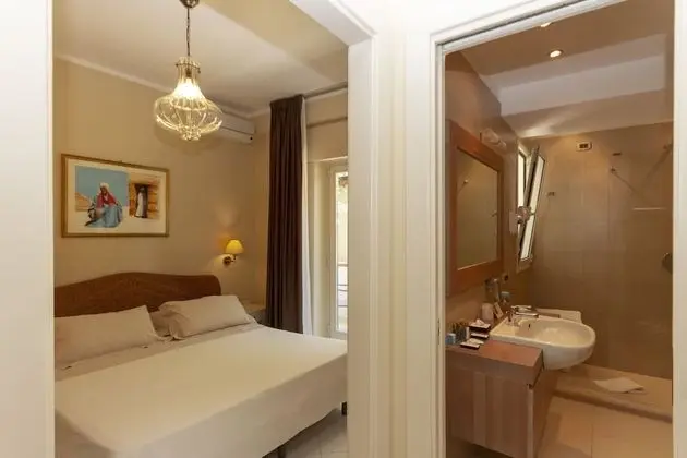 Classic Tek Büyük Yataklı Oda