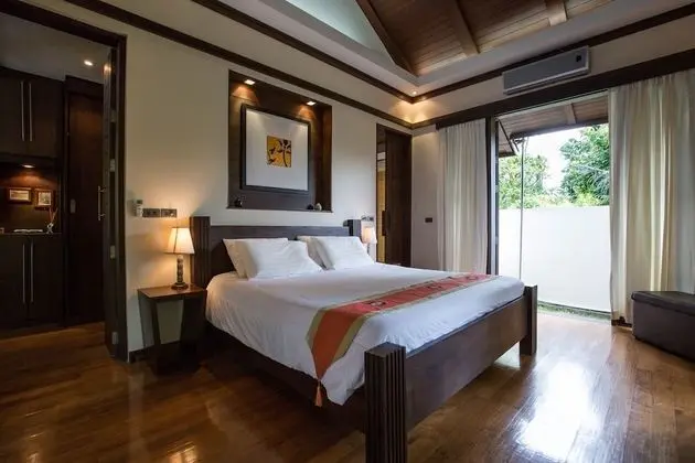 2 Bedrooms Villa