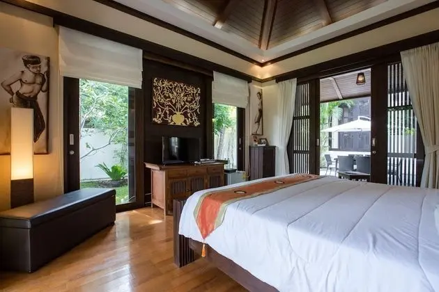 2 Bedrooms Villa