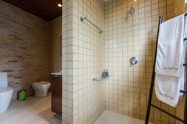 2 Bedrooms Villa