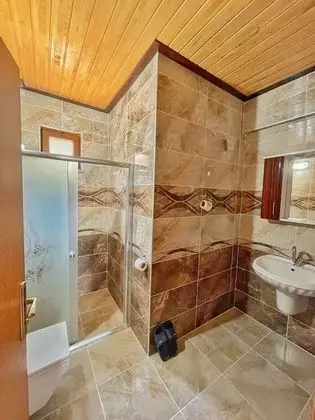 Deluxe Süit, Kısmi Göl Manzaralı