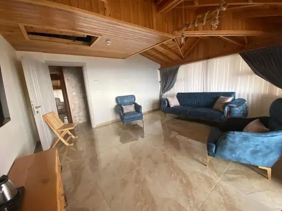 Çatı Katı Oda