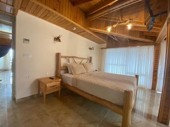 Çatı Katı Oda