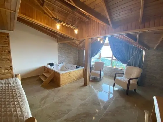 Çatı Katı Oda