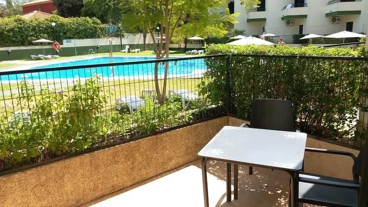 Stüdyo (direct access to pool, 2 people)