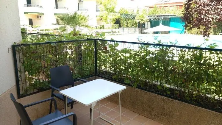 Stüdyo (direct access to pool, 2 people)