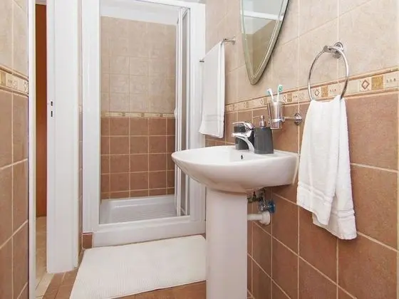 Ev