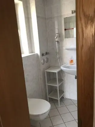 Büyük Yataklı Tek Kişilik Oda
