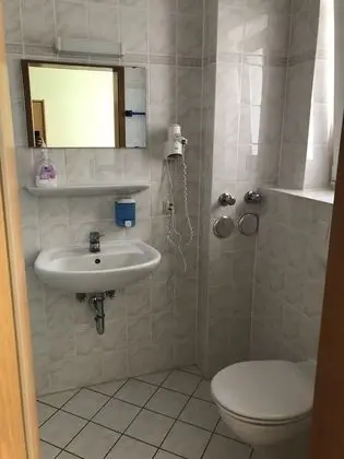 Üç Kişilik Oda