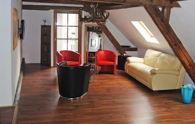 Dört Kişilik Oda, Bahçe Manzaralı, Kule