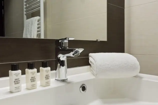 Comfort Oda, Teras