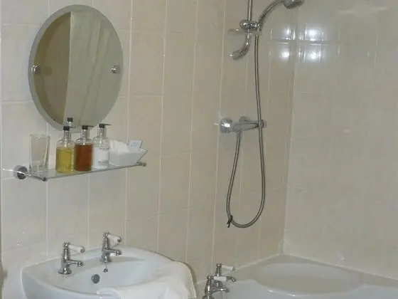 Tek Büyük veya İki Ayrı Yataklı Oda, Özel Banyo