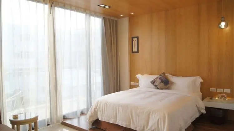Deluxe Tek Büyük Yataklı Oda, Balkon, Denize Bakan
