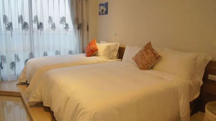 Deluxe Tek Büyük Yataklı Oda, Balkon, Denize Bakan