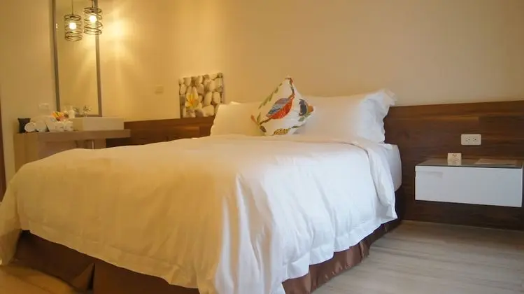 Deluxe Tek Büyük Yataklı Oda, Balkon, Denize Bakan