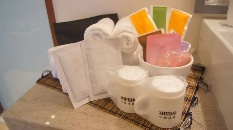 Deluxe Tek Büyük Yataklı Oda, Balkon, Denize Bakan