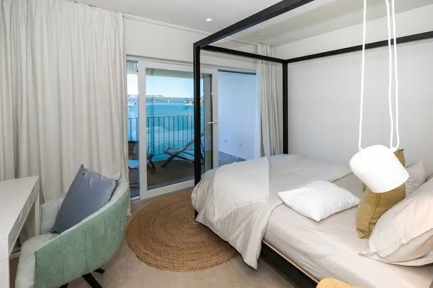 Villa (Six Bedroom Villa with Pool)