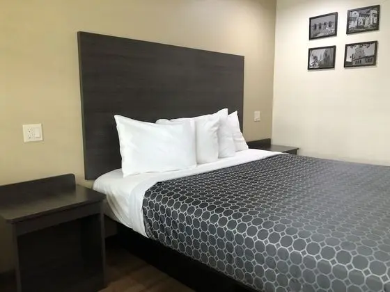 Queen Room - Disability Access
