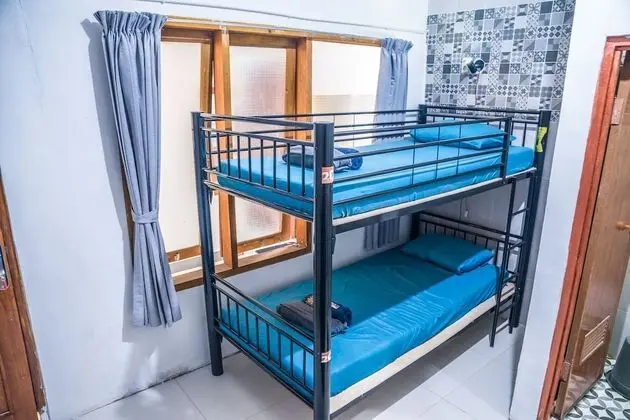 Ortak Ranzalı Oda, Sadece kadınlar için