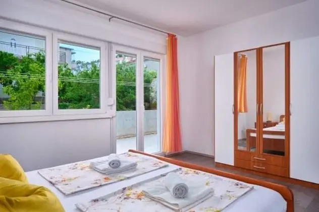 Apart Daire (Šimun - 15m from the beach - A1(4+2))