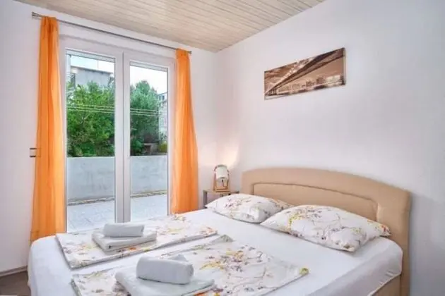 Apart Daire (Šimun - 15m from the beach - A1(4+2))