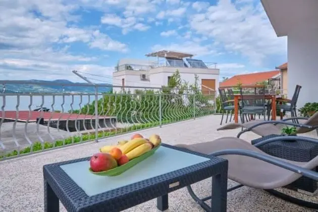 Apart Daire (Šimun - 15m from the beach - A1(4+2))