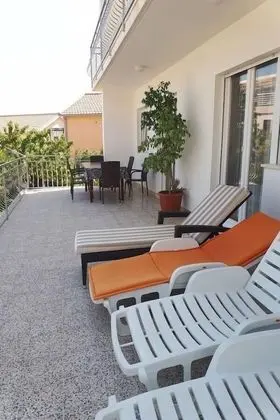 Apart Daire (Šimun - 15m from the beach - A1(4+2))