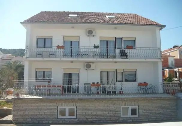 Apart Daire (Šimun - 15m from the beach - A1(4+2))