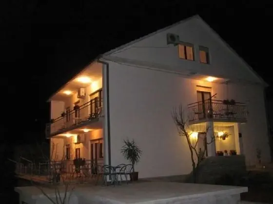 Apart Daire (Šimun - 15m from the beach - A1(4+2))