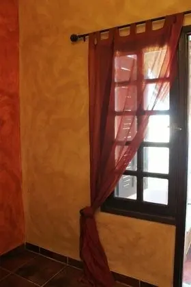 Design Tek Büyük Yataklı Oda, Banyolu/Duşlu