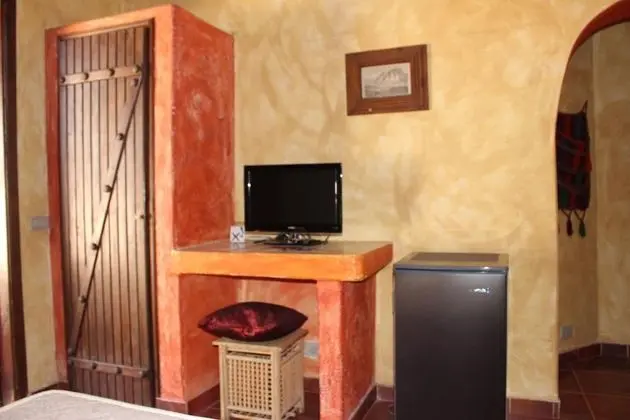 Design Tek Büyük Yataklı Oda, Banyolu/Duşlu