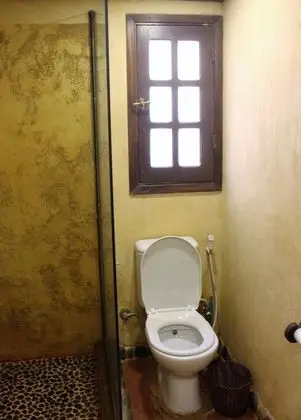 Design Tek Büyük Yataklı Oda, Banyolu/Duşlu