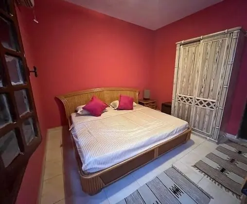 Design Tek Büyük Yataklı Oda, Banyolu/Duşlu