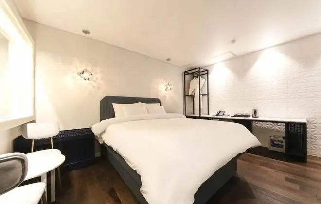 Deluxe Tek Büyük Yataklı Oda