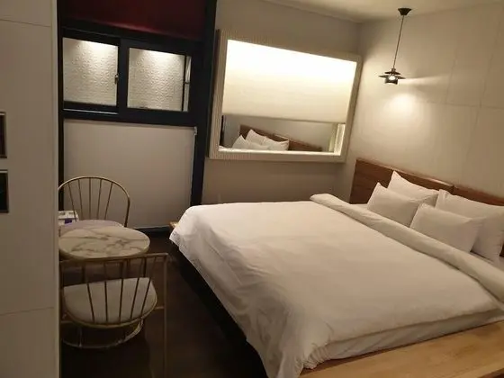 Standard Tek Büyük Yataklı Oda