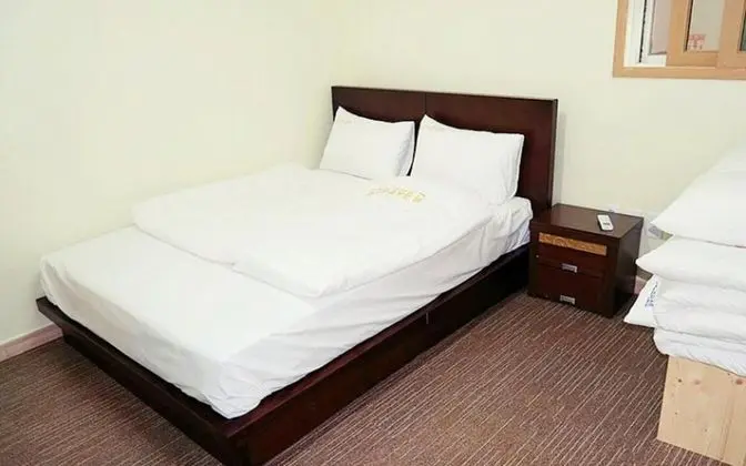 Oda (Building 1 Room 102 (Salt Water Hot S)