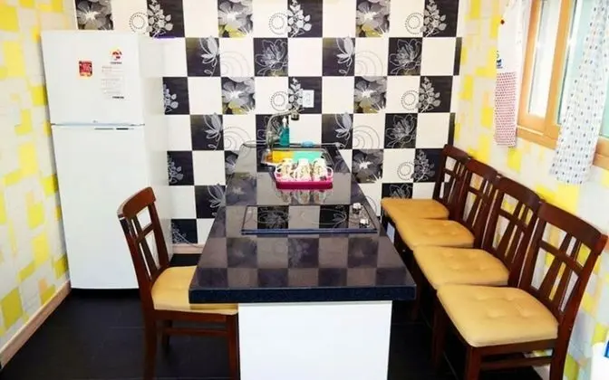 Oda (Building 1 Room 201 (seawater pool hi)